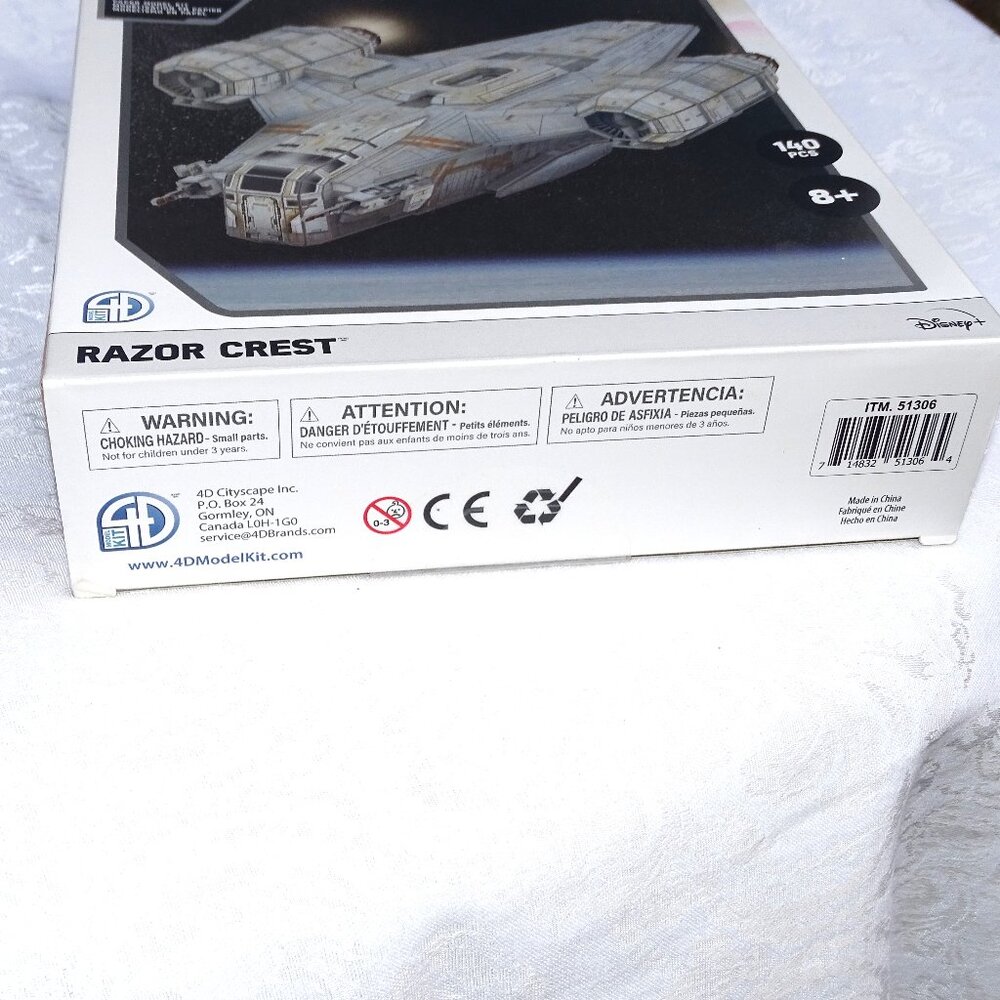 Star Wars:The Mandalorian Razor Crest Paper Model Kit 140 Pcs - New In Box! - Picture 4 of 4